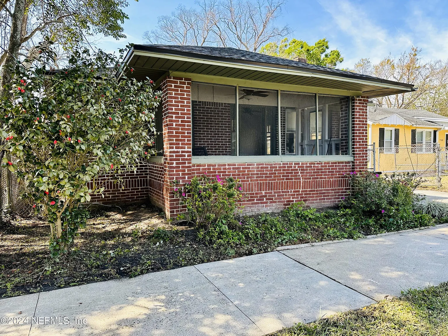 2 bed, 1.0 bath, 1083 sqft, $1,795 — Photo 1