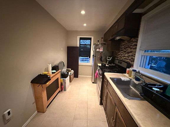 2nd image of 3178 Waterbury Ave #2AB