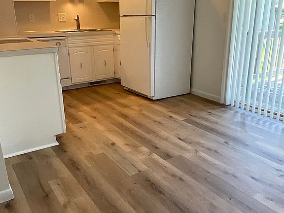 5th image of 15010 Davenport Cir