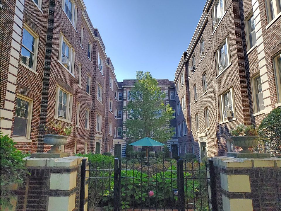 1st image of 427 N Lombard Ave APT 2
