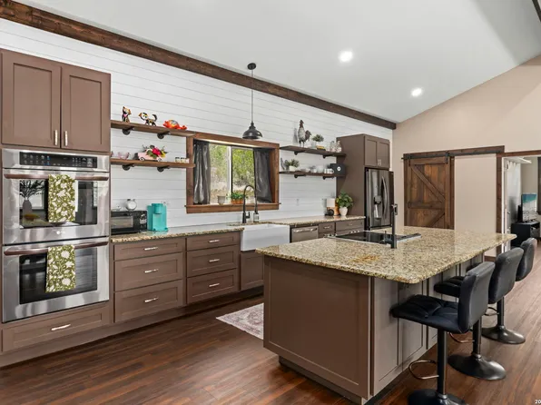 486 Camino Real Rd, Kerrville, TX 78028