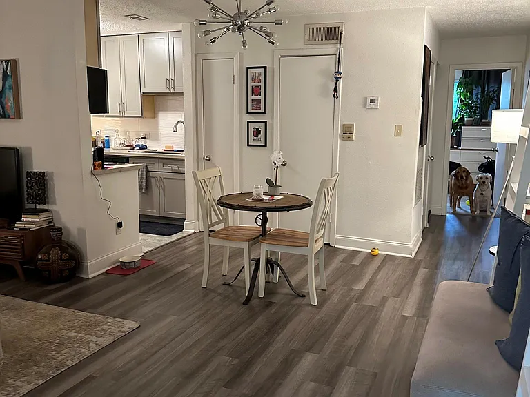 2255 Saint Charles Ave #208 — Photo 3