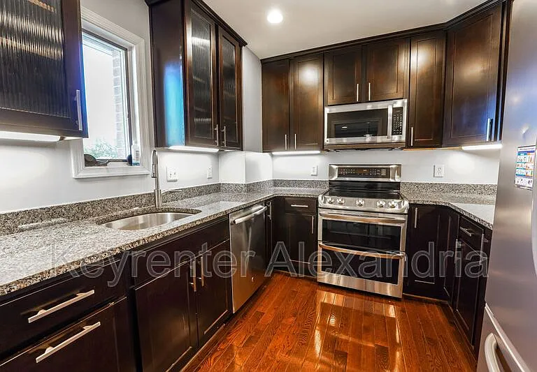 1107 N Taylor St #C — Photo 6
