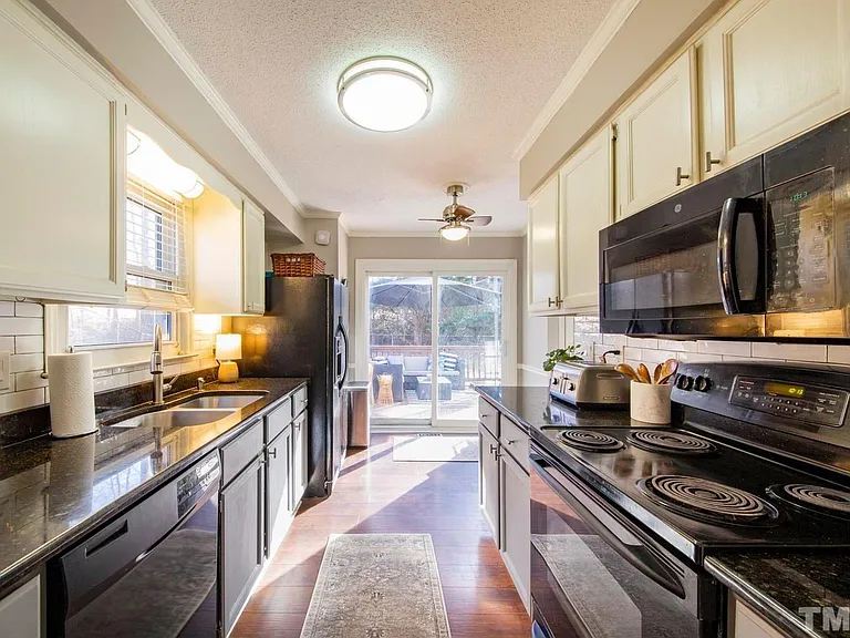 6808 Chamonix Pl — Photo 7