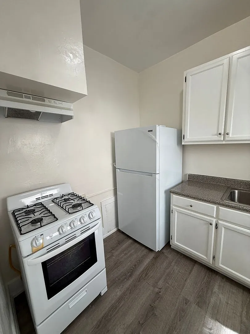 Studio, 1.0 bath, 289 sqft, $1,495 — Photo 2