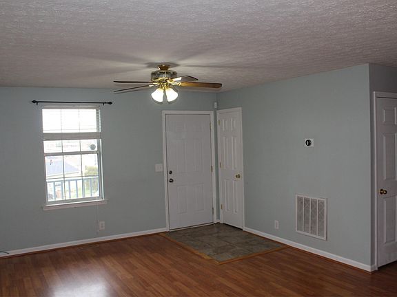 3rd image of 406 Shadetree Ct