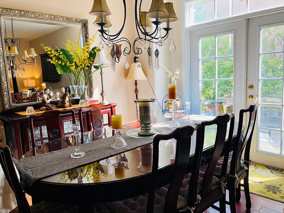 Dining room with side patio 