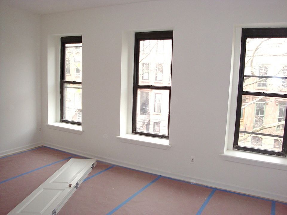 1st image of 386 Sackett St #2