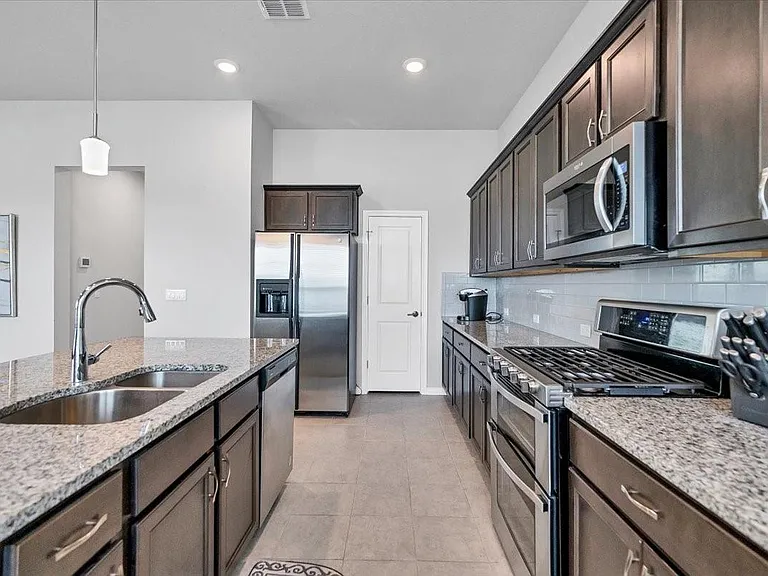 125 Harborside Dr #102 — Photo 16