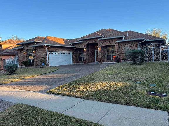 2nd image of 1915 Silverwood Dr