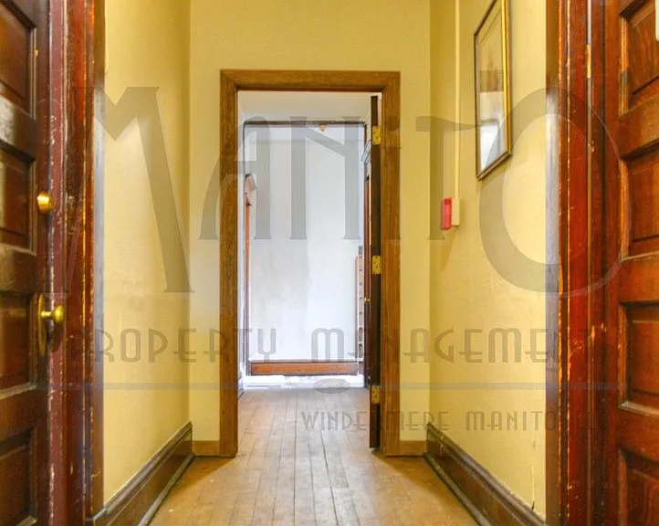 1721 W Riverside Ave — Photo 4
