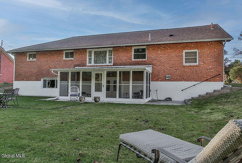 5th image of 222 Marshall Avenue