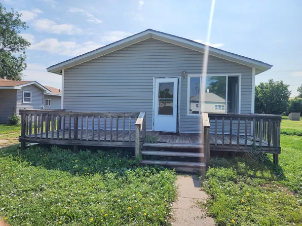 821 Garfield Ave, Grant, NE 69140