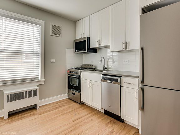 2nd image of 6717 N California Ave APT 2E