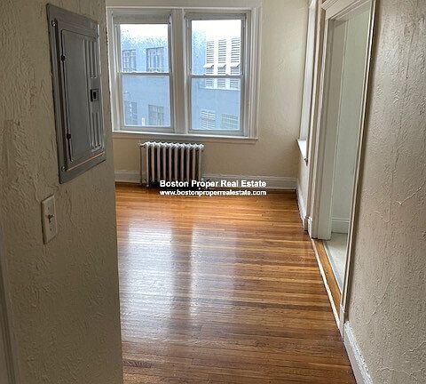 5th image of 1111 Boylston St APT 49