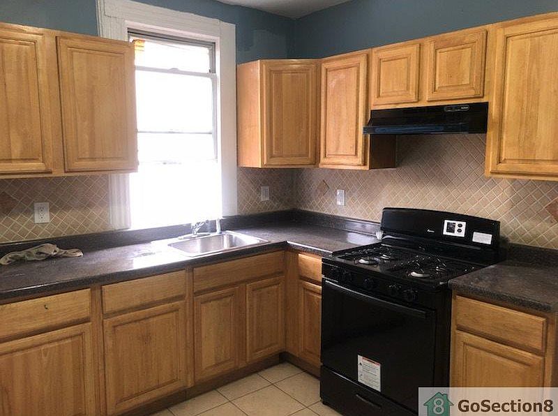 1st image of 185 Jelliff Ave #1