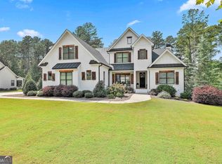 170 Belle Maison Dr, Newnan, GA
