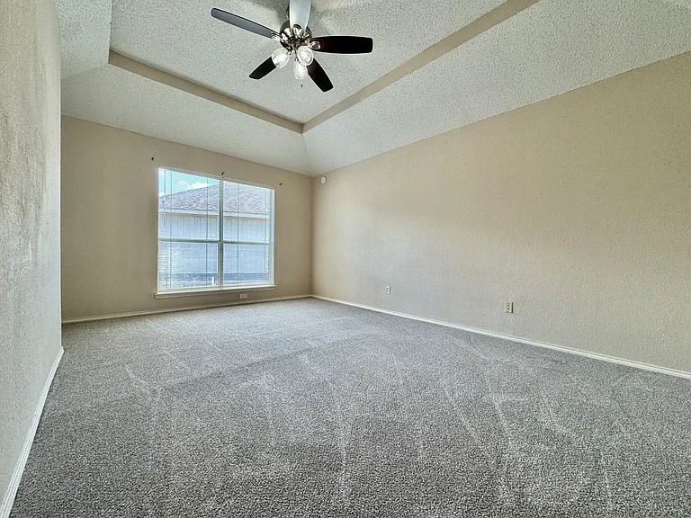 509 Raintree Cir — Photo 7