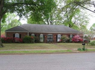 5889 Macleod Dr, Memphis, TN 38119