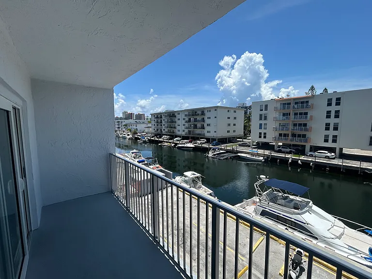 Marina View — Photo 22