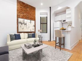 309 E 18th St, New York, NY