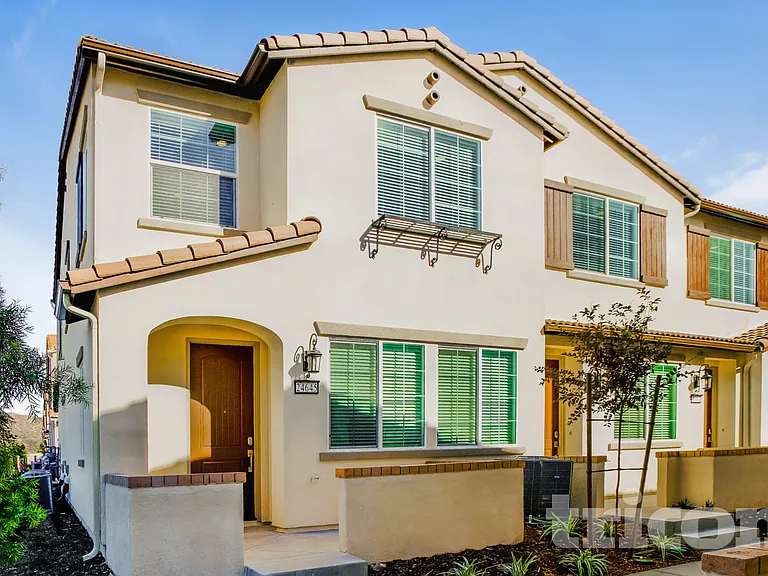 24645 Saber Ct — Photo 1