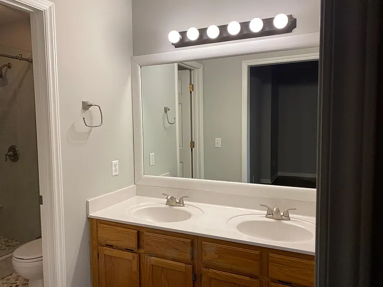 Dual sinks.
