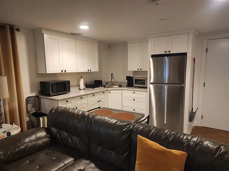 2911 Placer Dr — Photo 3