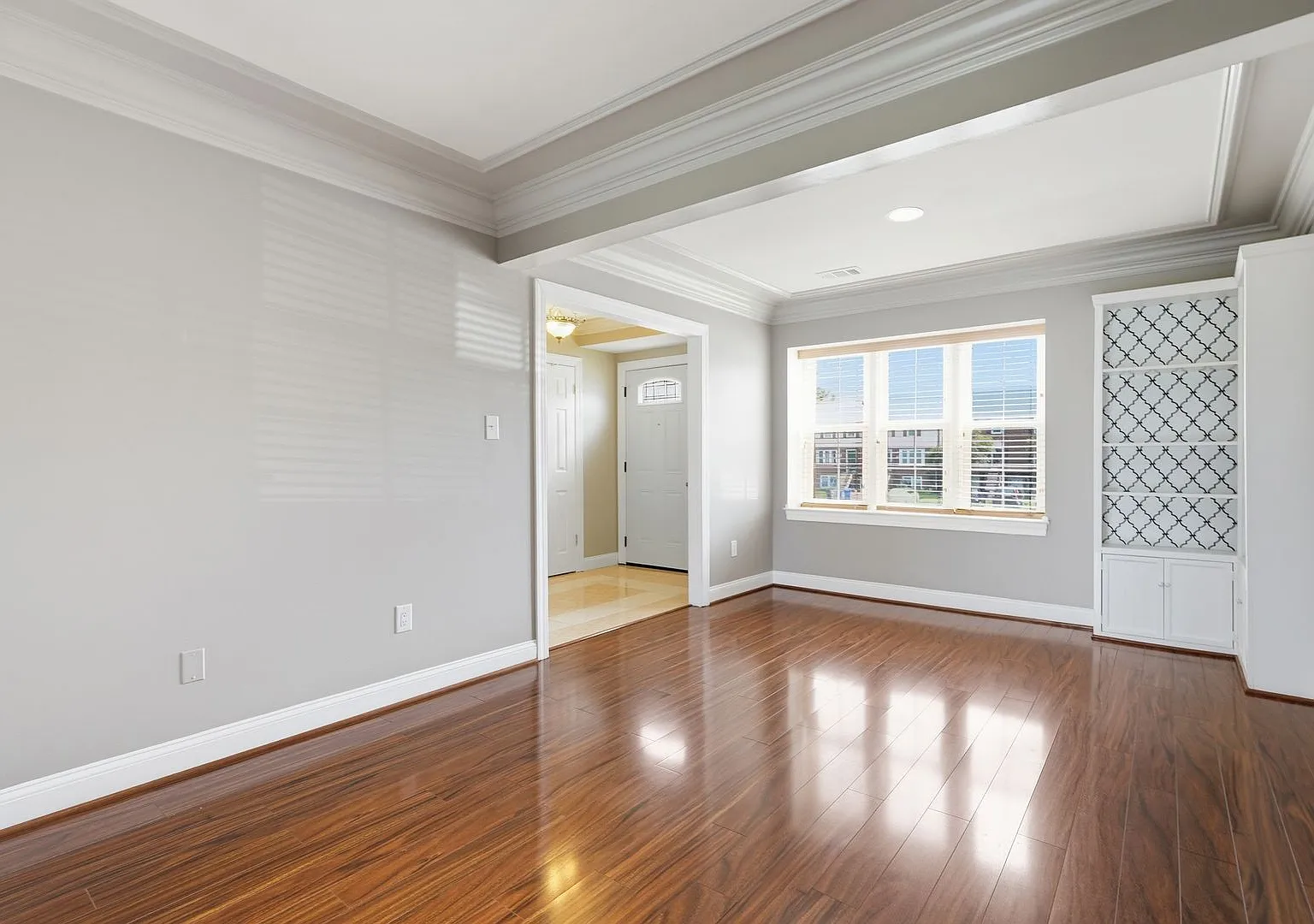 This location provides easy access to Dulles International Airport, shopping destinations, dining... — Photo 4