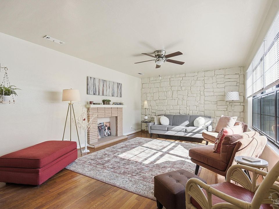 1st image of 2340 Teate Ave