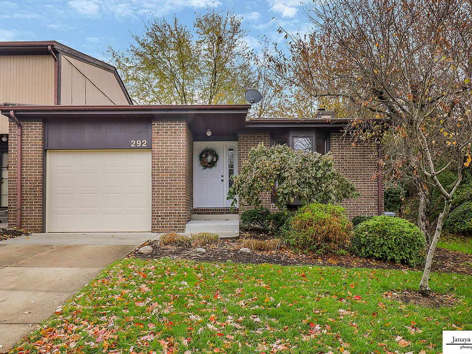 1st image of 292 Stonearch Dr