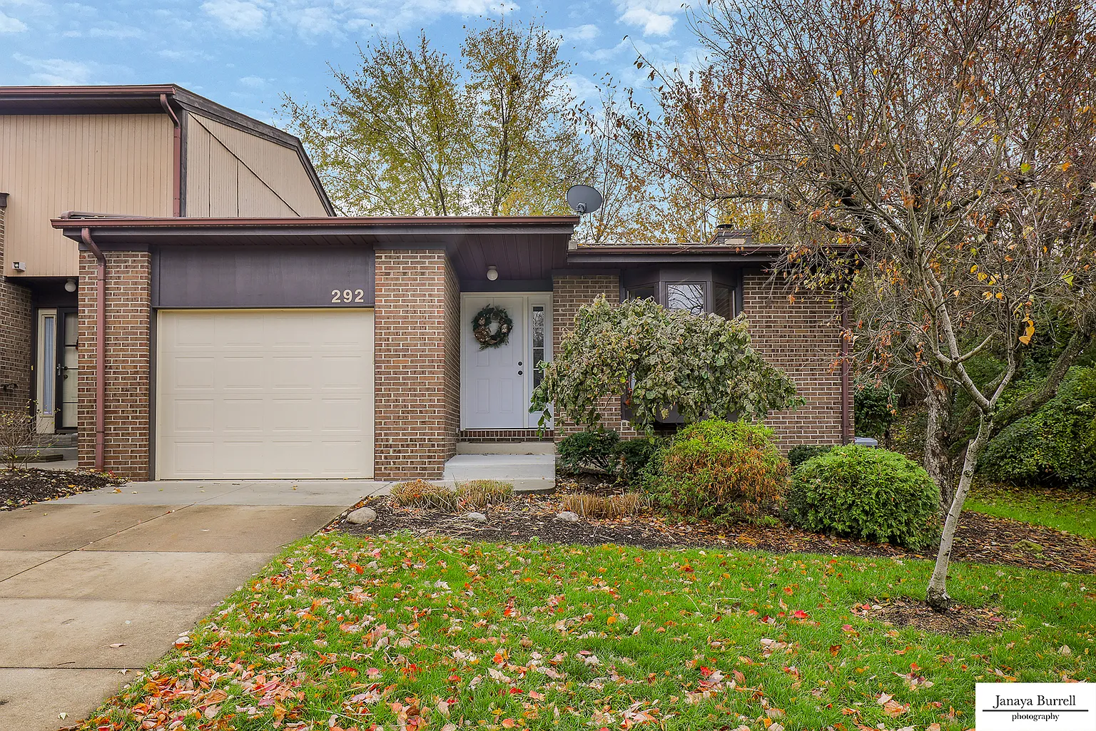 292 Stonearch Dr photo 1