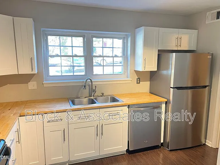 1333 Springlawn Ct — Photo 4