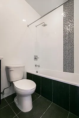 Rented by Nooklyn NYC LLC | media 51