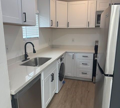 4th image of 4126 N Longview Ave #B