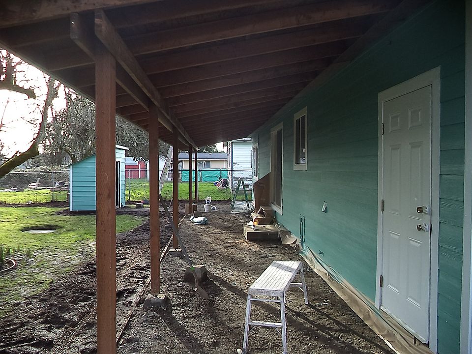 2nd image of 2090 Stortz Ave NE