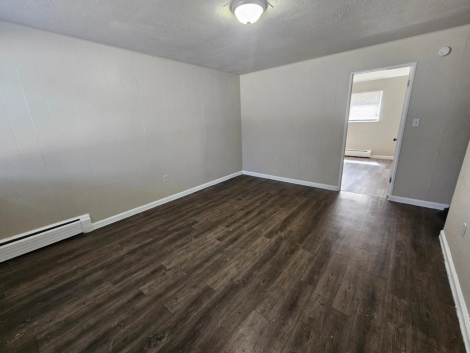 2 bed, 565 sqft, $1,290 — Photo 2