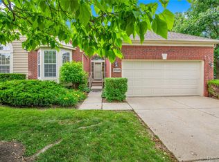 40488 Lenox Park Dr, Novi, MI