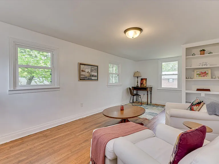 1532 Colleton Ave SE — Photo 5