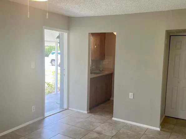 4980 46th St N #1, Saint Petersburg, FL 33714