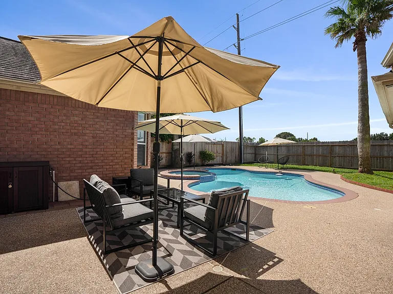 4710 Devonberry Ln — Photo 38