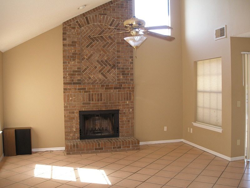 2nd image of 3410 Chatsworth Ln