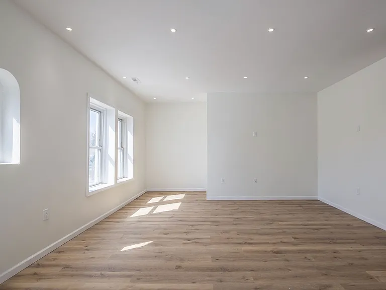 3250 Lorain Ave — Photo 6