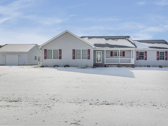 3rd image of 102 W Lucky Estates Dr