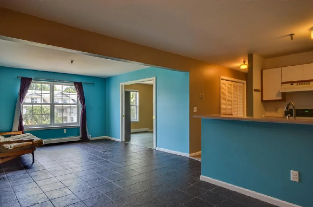 2 bed, 820 sqft, $2,200 — Photo 2