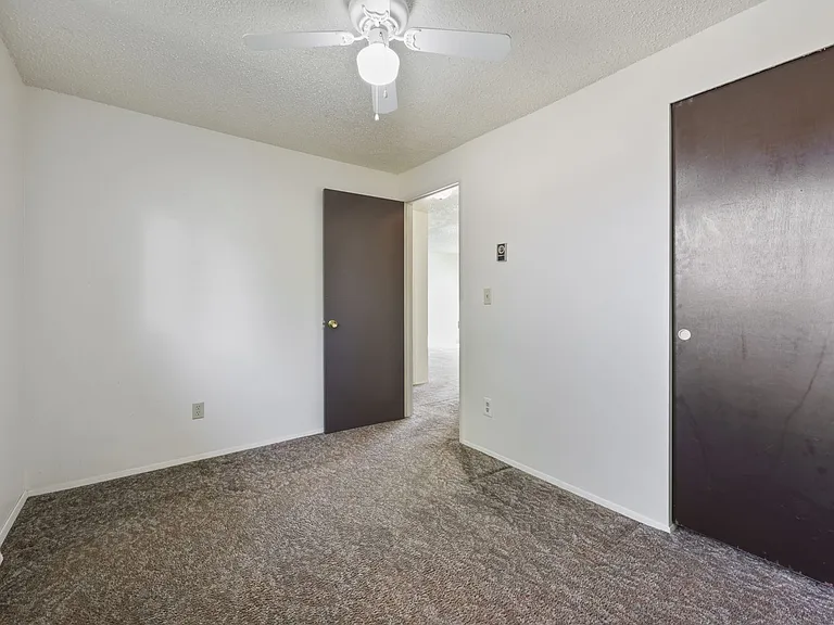 2210 26th Ave NE #5 — Photo 10