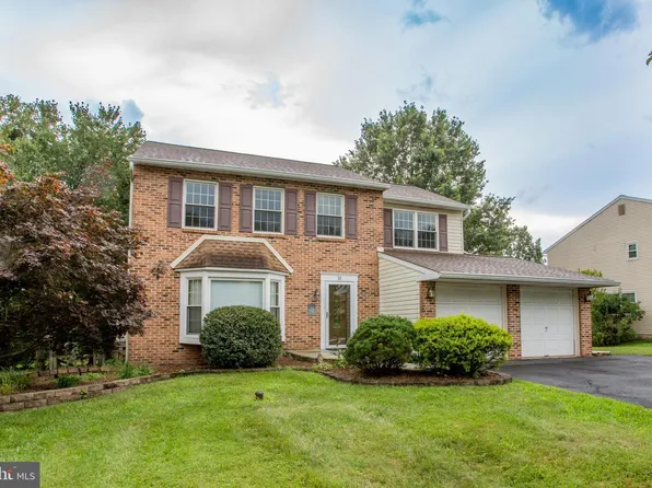 56 Jasen Dr, Chalfont, PA 18914