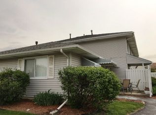 2320 Carnation Dr #2320, Crest Hill, IL 60403