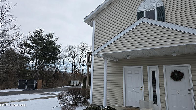 2nd image of 405 Greenwich Drive