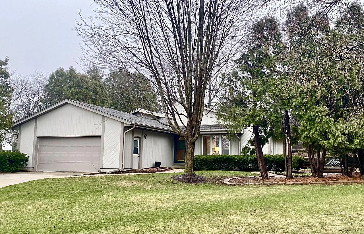 N81W18410 Freedom COURT photo 1